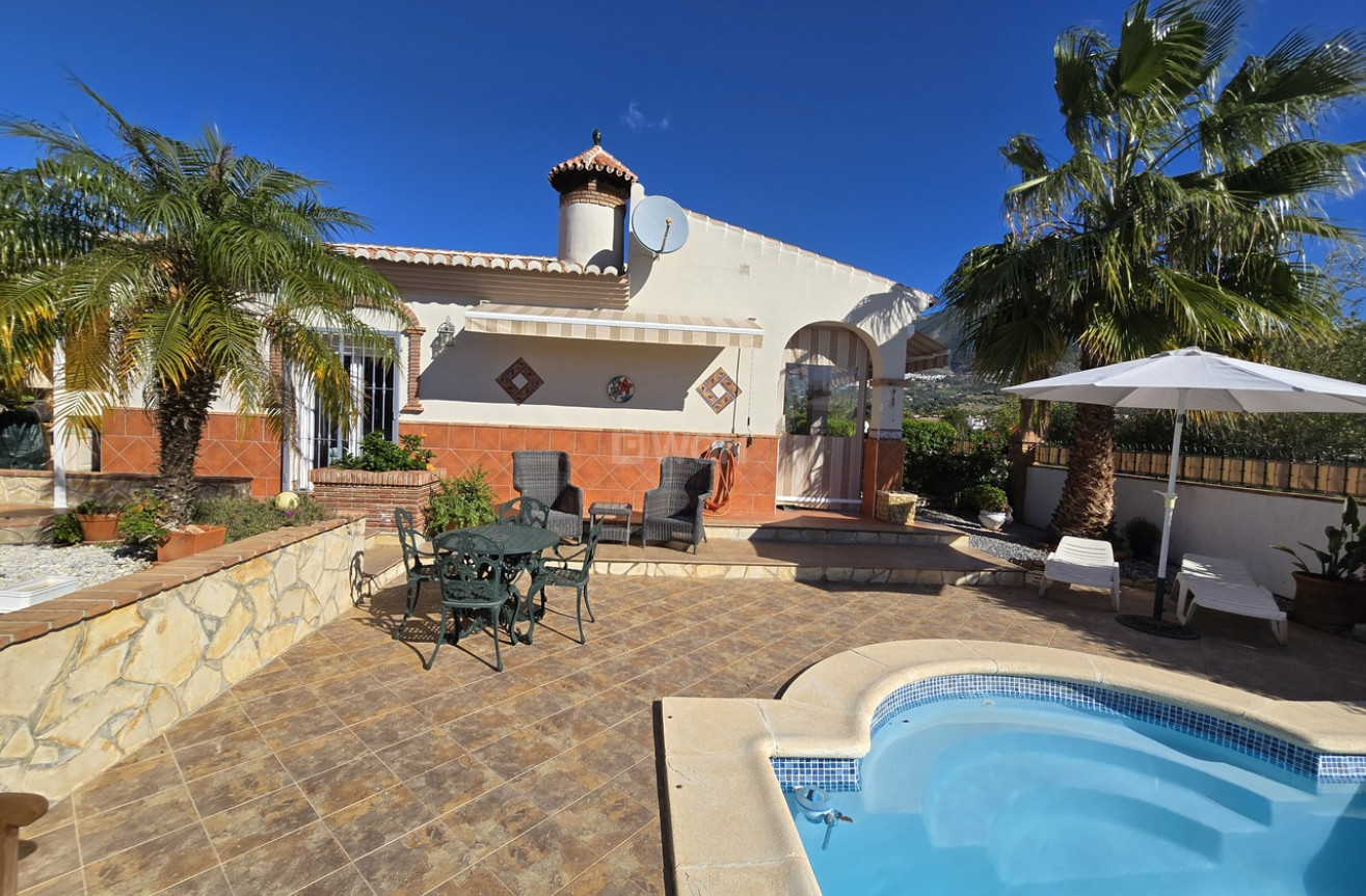 Reventa - Villa - Venta Baja - Inland