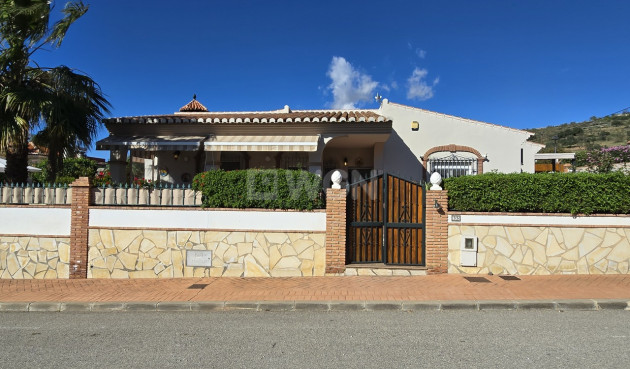 Reventa - Villa - Venta Baja - Inland