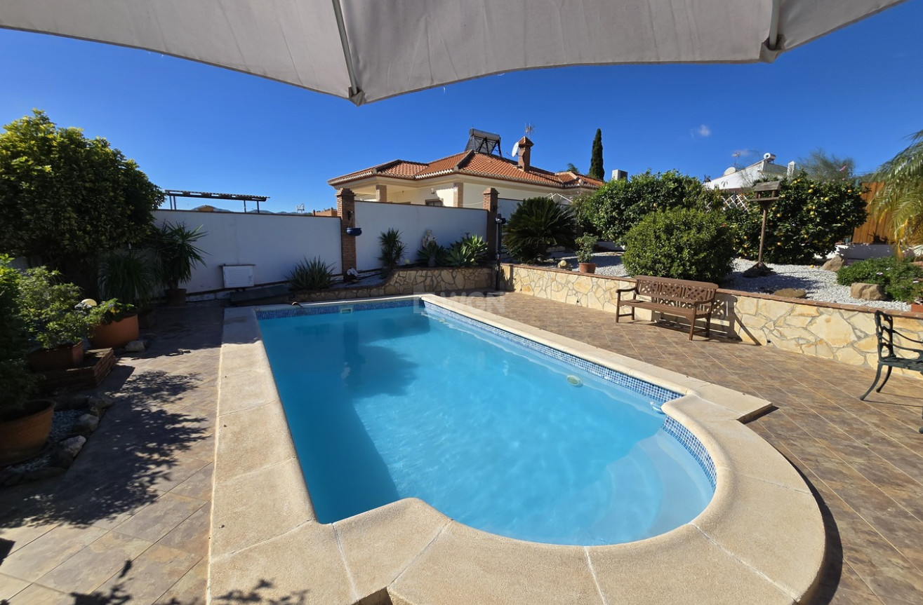 Reventa - Villa - Venta Baja - Inland