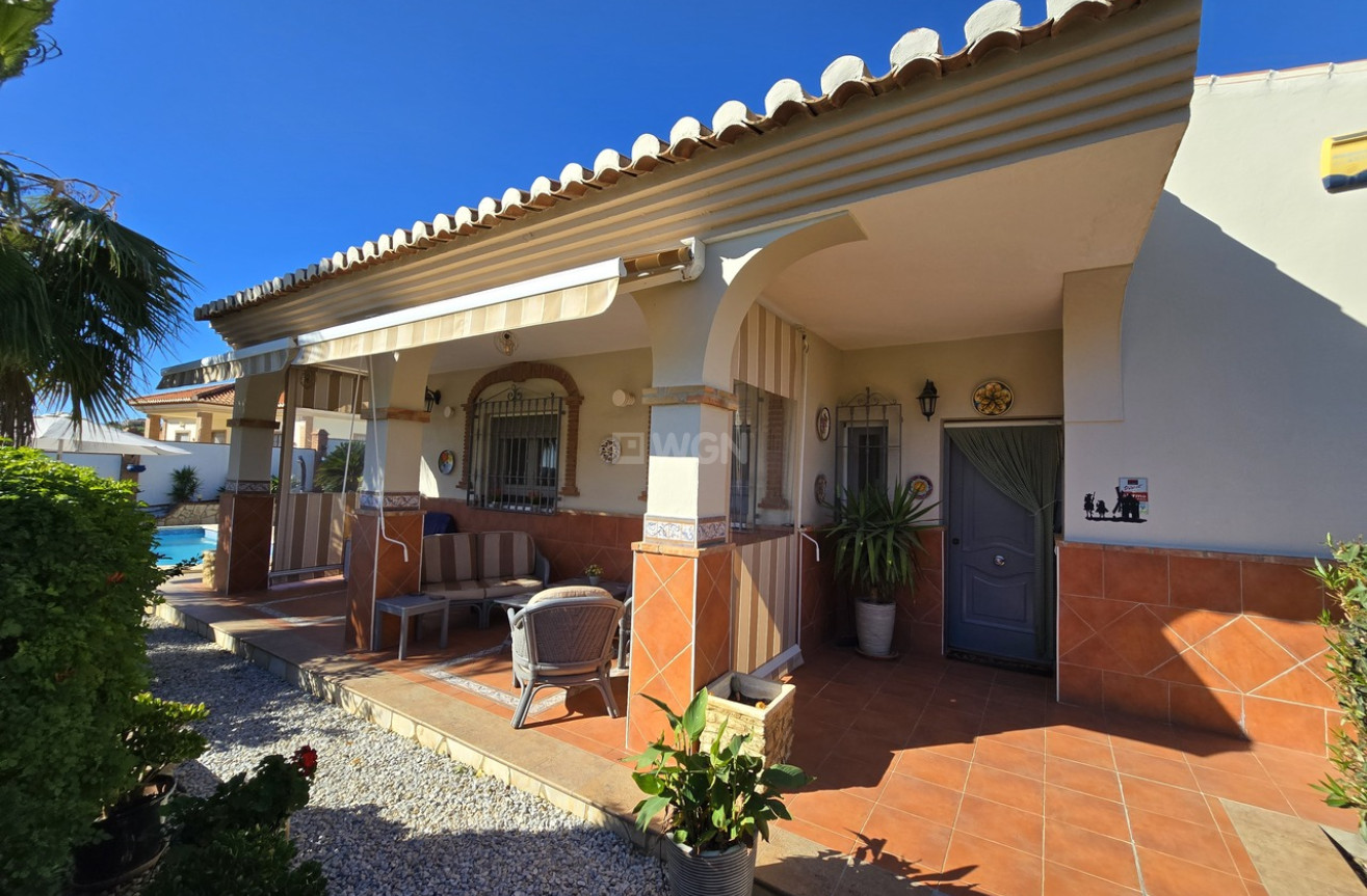 Reventa - Villa - Venta Baja - Inland