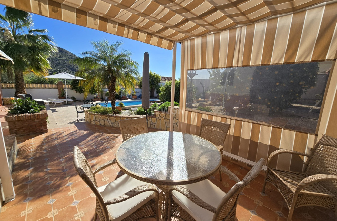 Reventa - Villa - Venta Baja - Inland