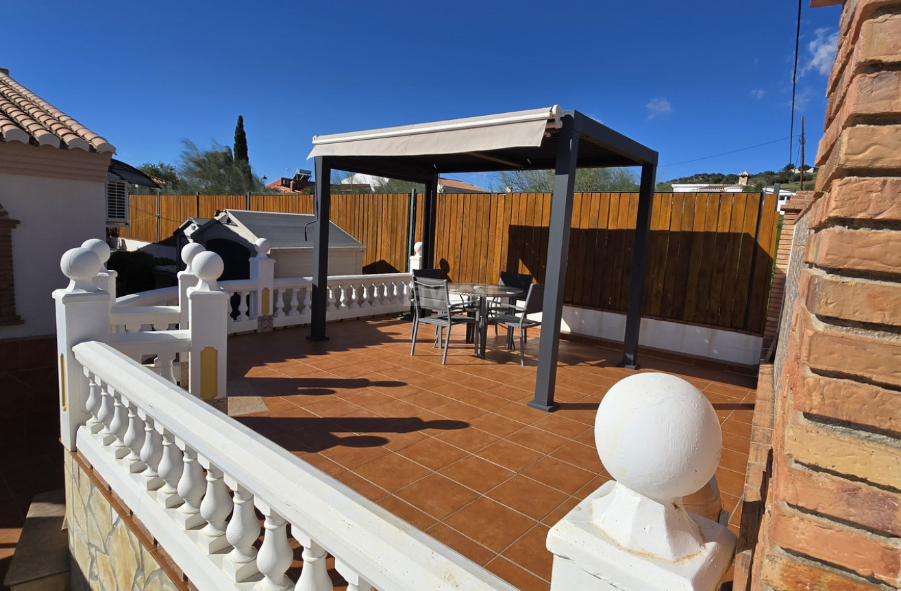 Reventa - Villa - Venta Baja - Inland