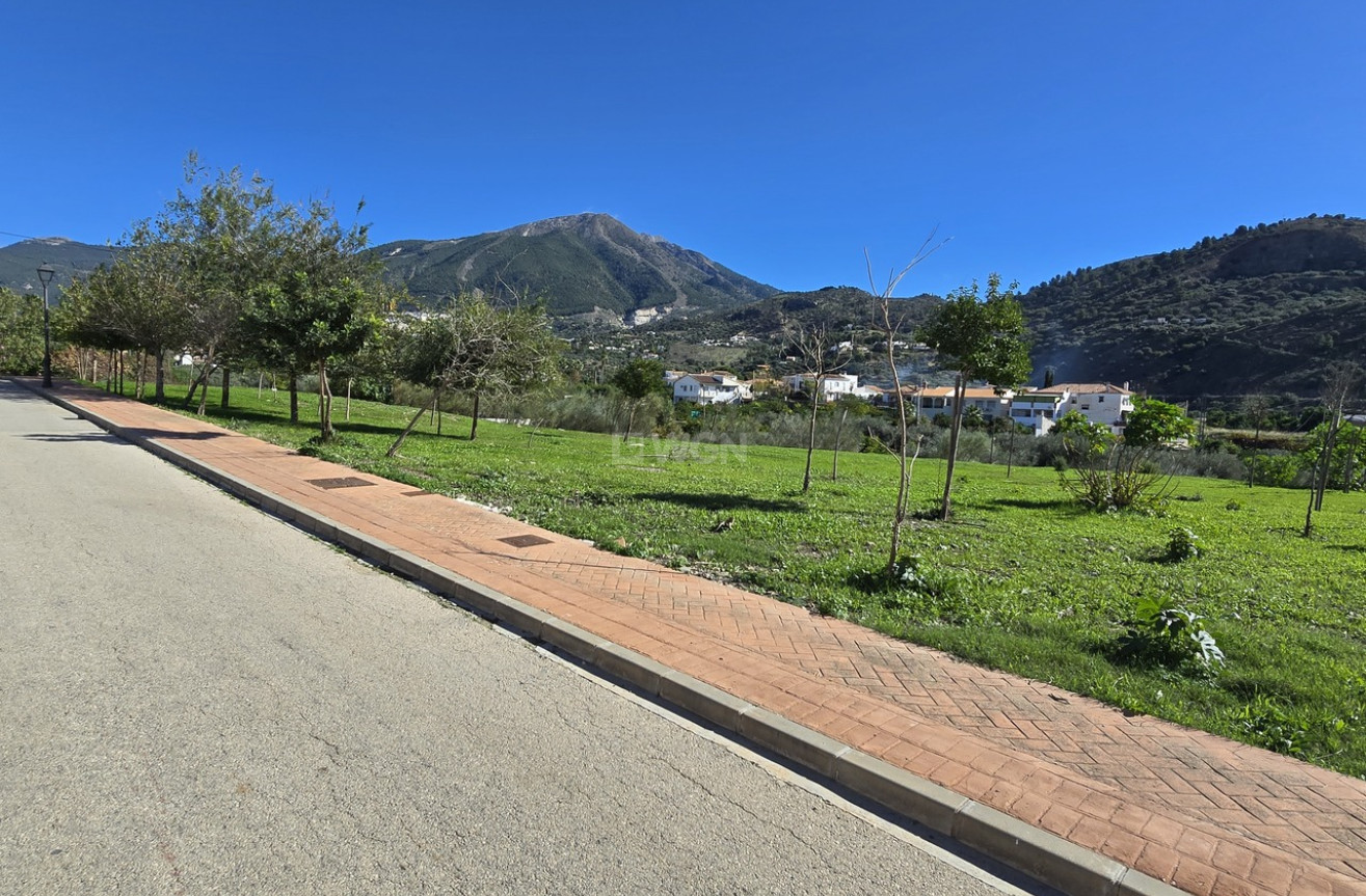 Reventa - Villa - Venta Baja - Inland