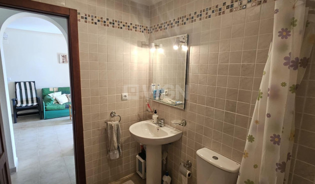 Reventa - Apartamento / piso - Torrevieja - aguas nuevas