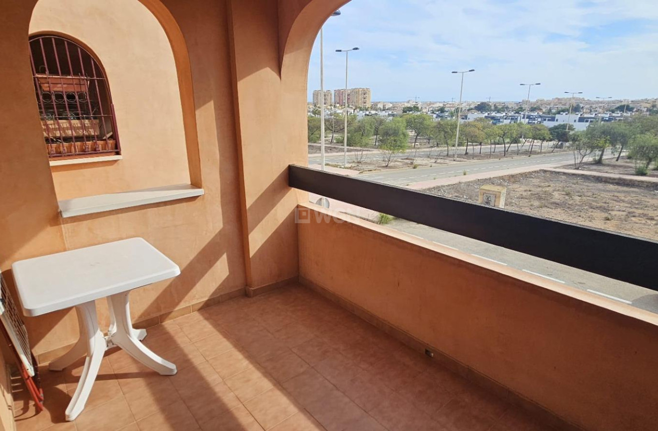 Reventa - Apartamento / piso - Torrevieja - aguas nuevas