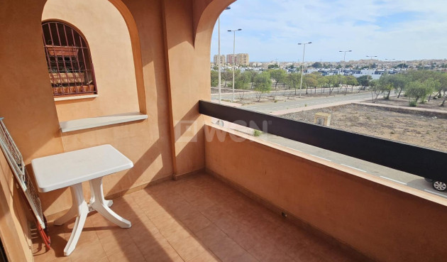 Reventa - Apartamento / piso - Torrevieja - aguas nuevas