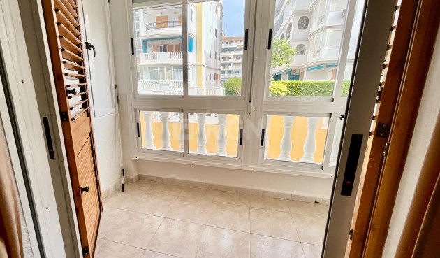 Resale - Apartment / flat - Torrevieja - La Mata