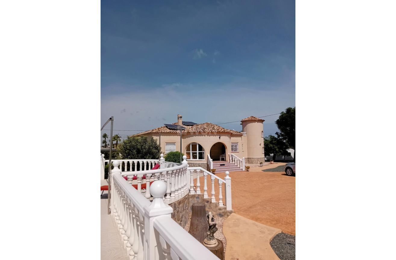 Odsprzedaż - Villa - Catral - Costa Blanca