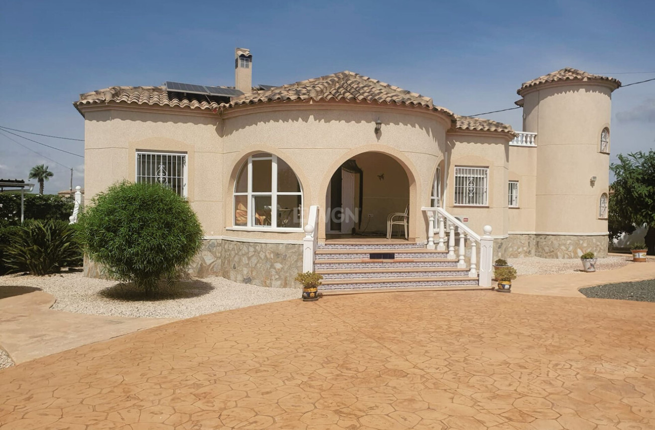 Odsprzedaż - Villa - Catral - Costa Blanca