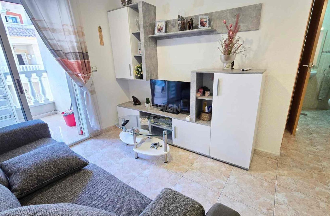 Resale - Apartment / flat - Torrevieja - Estacion De Autobuses