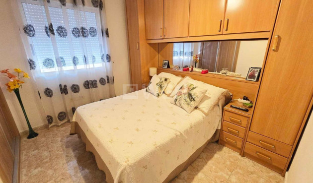 Resale - Apartment / flat - Torrevieja - Estacion De Autobuses