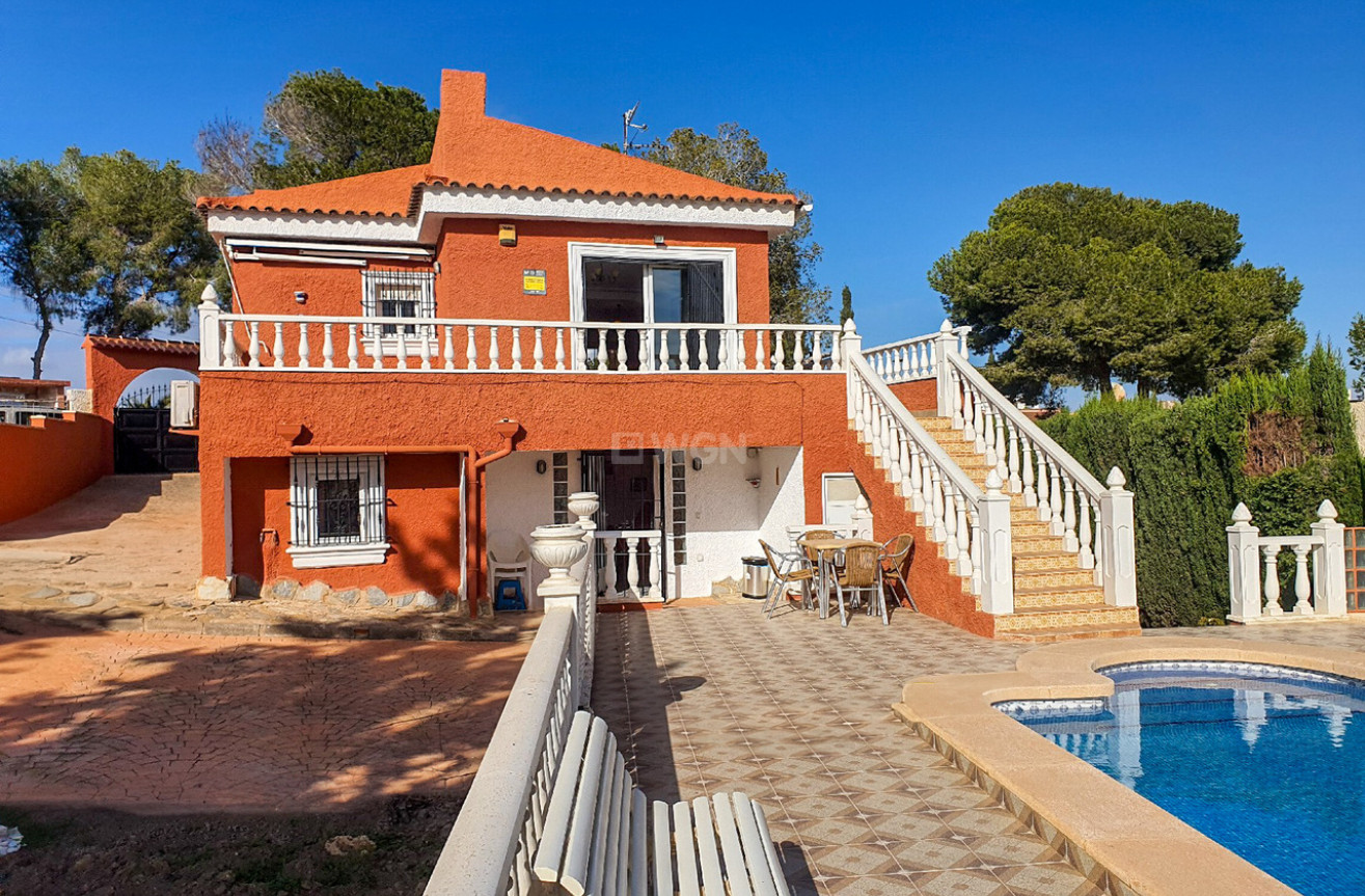 Odsprzedaż - Villa - Los Balcones - Costa Blanca