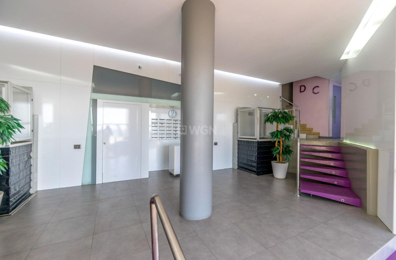 Resale - Apartment / flat - Torrevieja - Playa del Cura