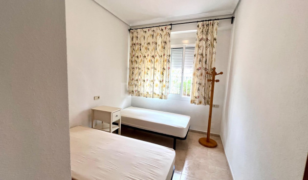 Resale - Apartment / flat - Torrevieja - Playa De Los Naufragos