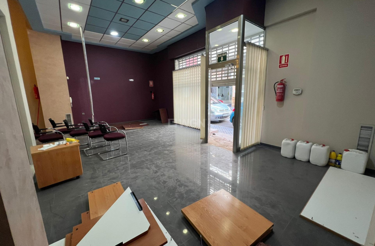 Resale - Commercial - Beniel - Centro