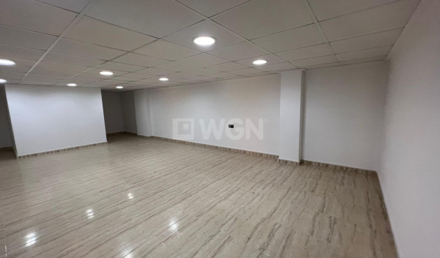 Resale - Commercial - Beniel - Centro