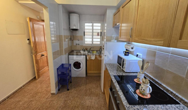 Resale - Apartment / flat - Torrevieja - CORTES VALENCIANAS