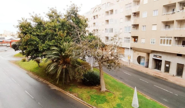 Resale - Apartment / flat - Torrevieja - CORTES VALENCIANAS