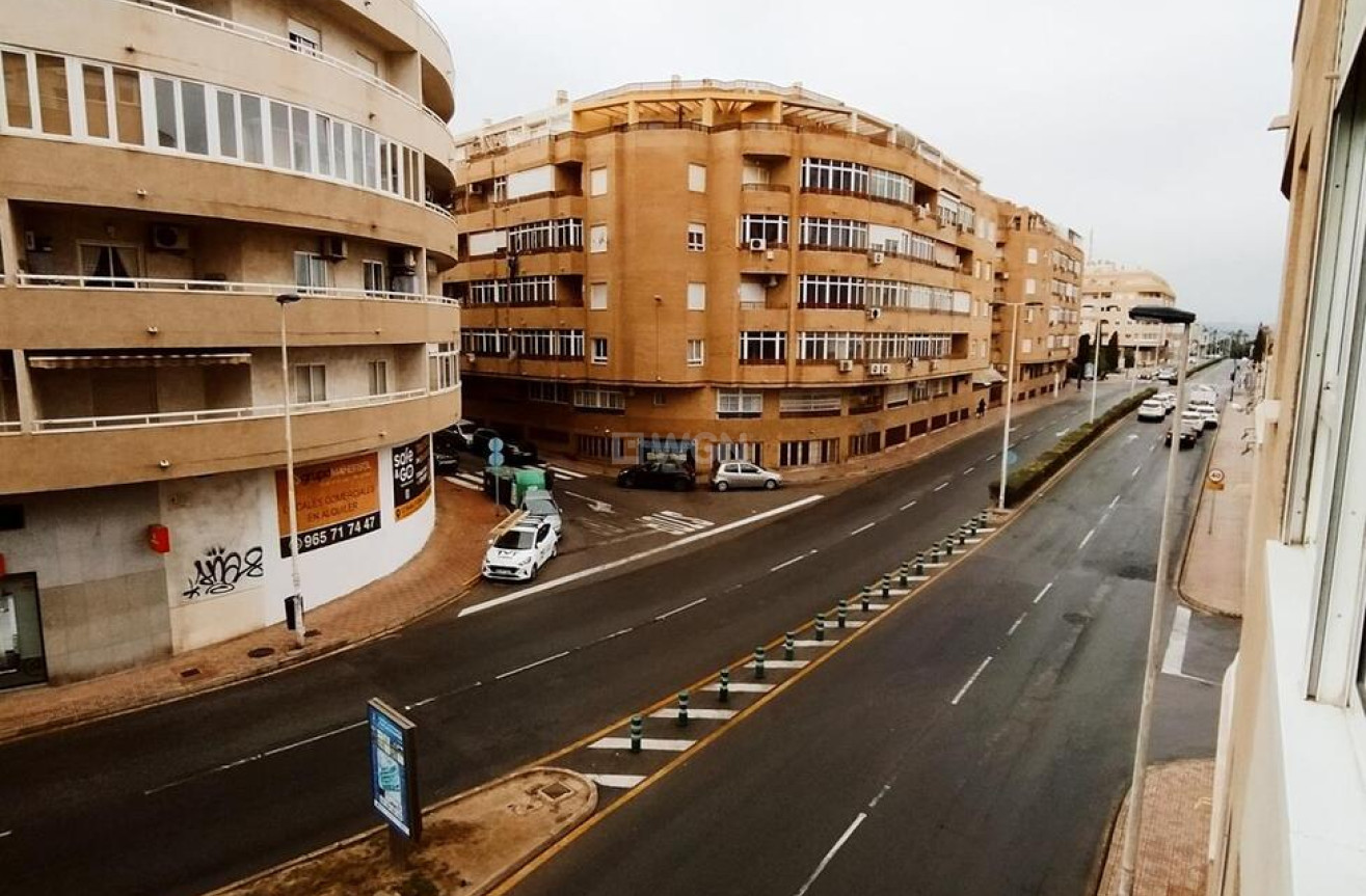 Resale - Apartment / flat - Torrevieja - CORTES VALENCIANAS