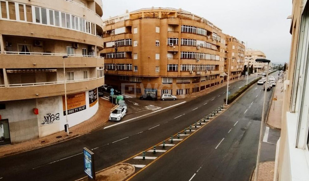 Resale - Apartment / flat - Torrevieja - CORTES VALENCIANAS