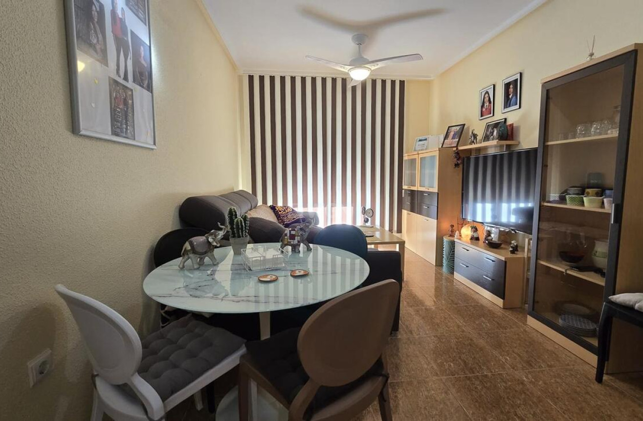 Resale - Apartment / flat - Torrevieja - CORTES VALENCIANAS