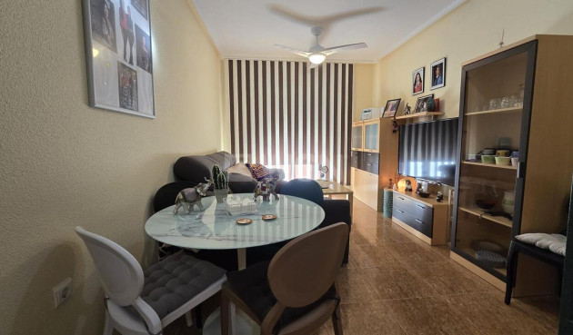 Resale - Apartment / flat - Torrevieja - CORTES VALENCIANAS