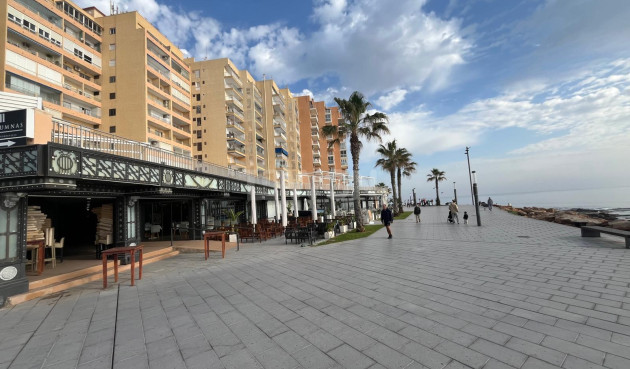 Resale - Apartment / flat - Torrevieja - Playa del Cura