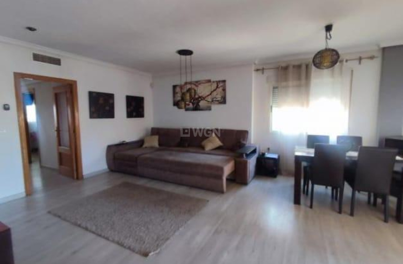 Resale - Villa - Torrevieja - aguas nuevas