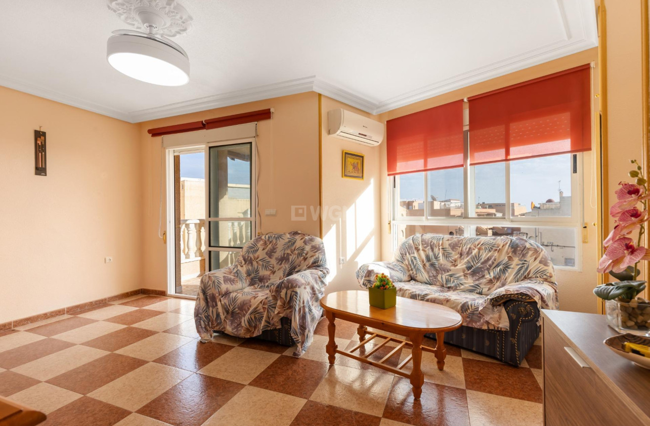 Resale - Apartment / flat - Torrevieja - La Mata