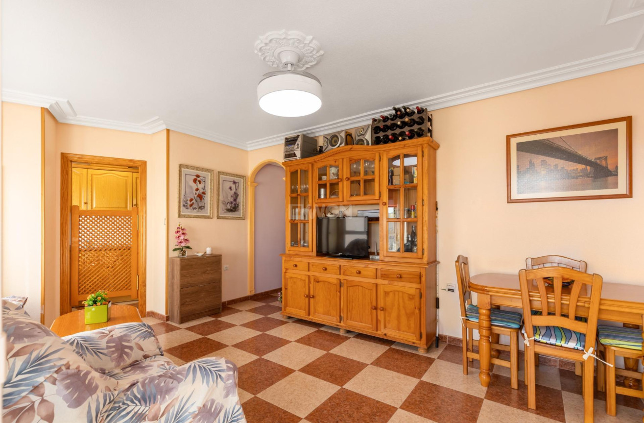 Resale - Apartment / flat - Torrevieja - La Mata