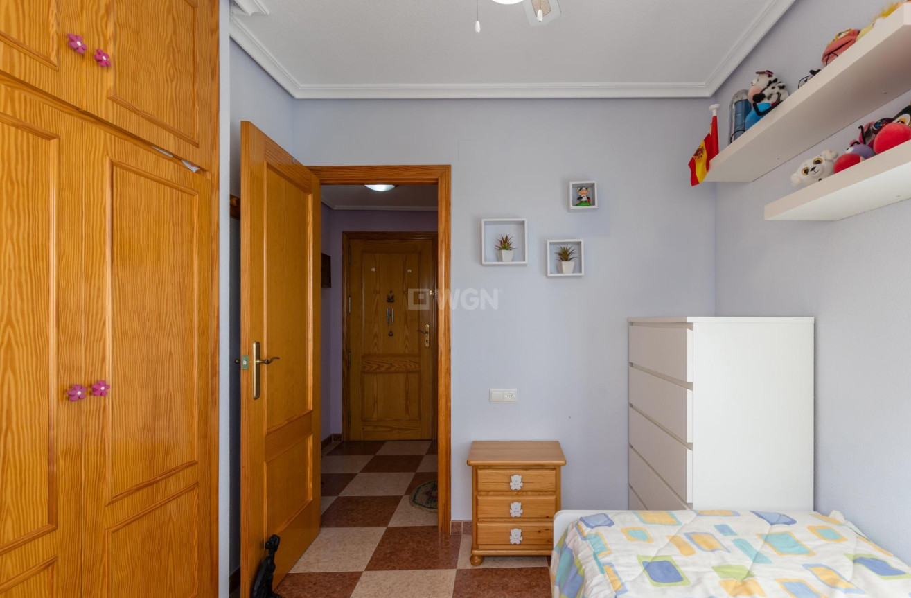 Resale - Apartment / flat - Torrevieja - La Mata