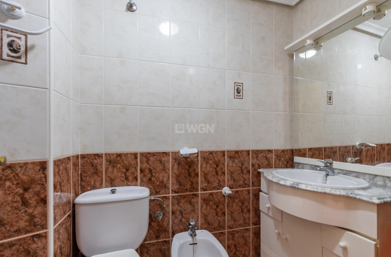 Resale - Apartment / flat - Torrevieja - La Mata