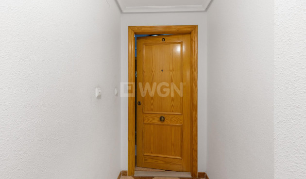 Resale - Apartment / flat - Torrevieja - La Mata