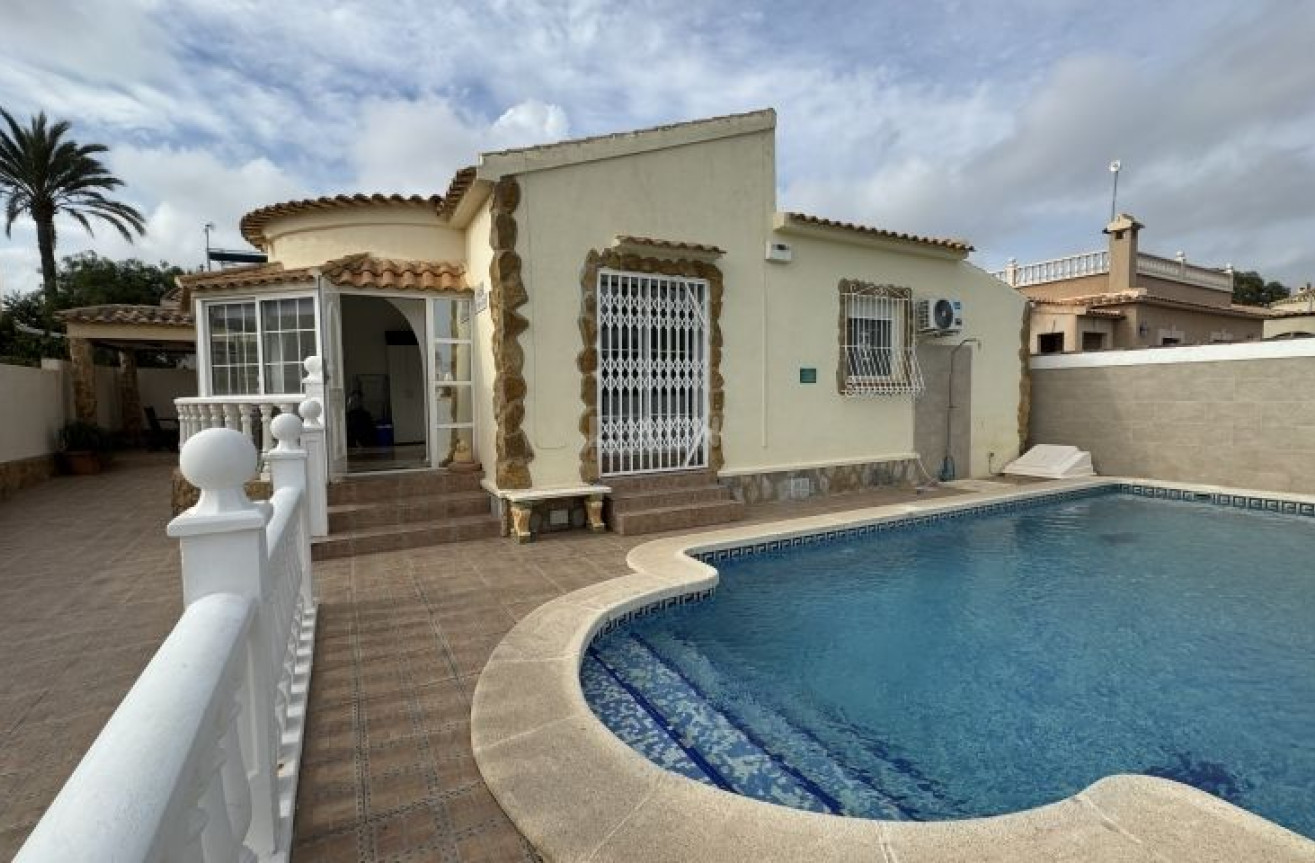 Reventa - Villa - Orihuela Costa - Costa Blanca