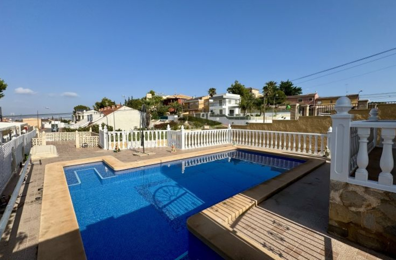 Reventa - Villa - Los Balcones - Costa Blanca