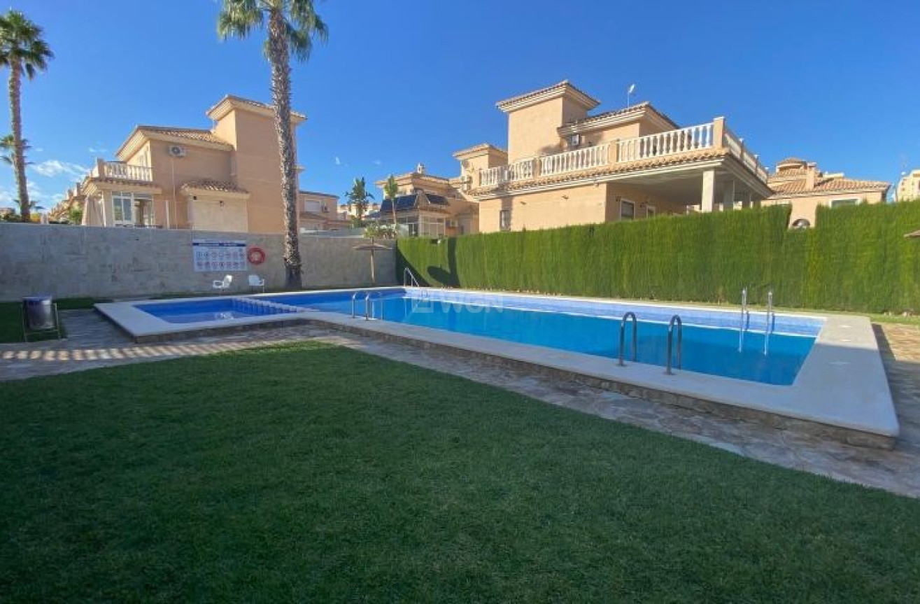 Reventa - Villa - Orihuela Costa - Costa Blanca