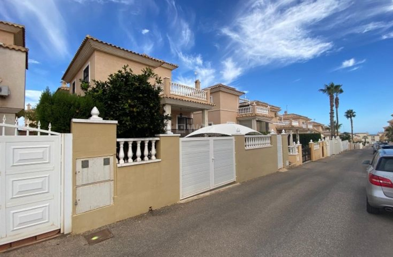 Reventa - Villa - Orihuela Costa - Costa Blanca