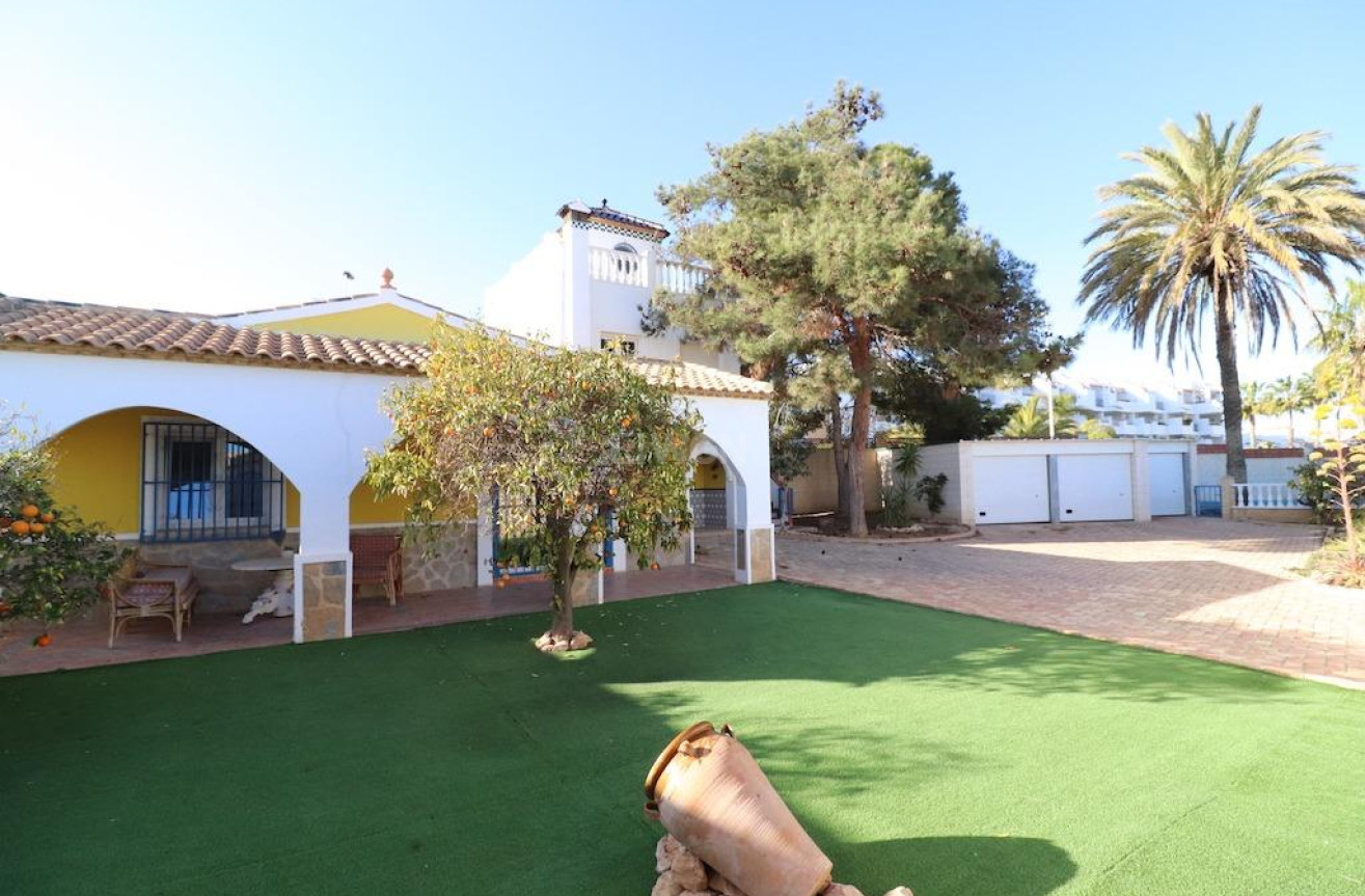 Reventa - Villa - Orihuela Costa - Costa Blanca