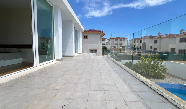 Odsprzedaż - Villa - La Marina - Costa Blanca