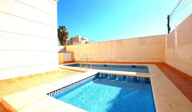 Resale - Apartment / flat - Torrevieja - Parque Las Naciones