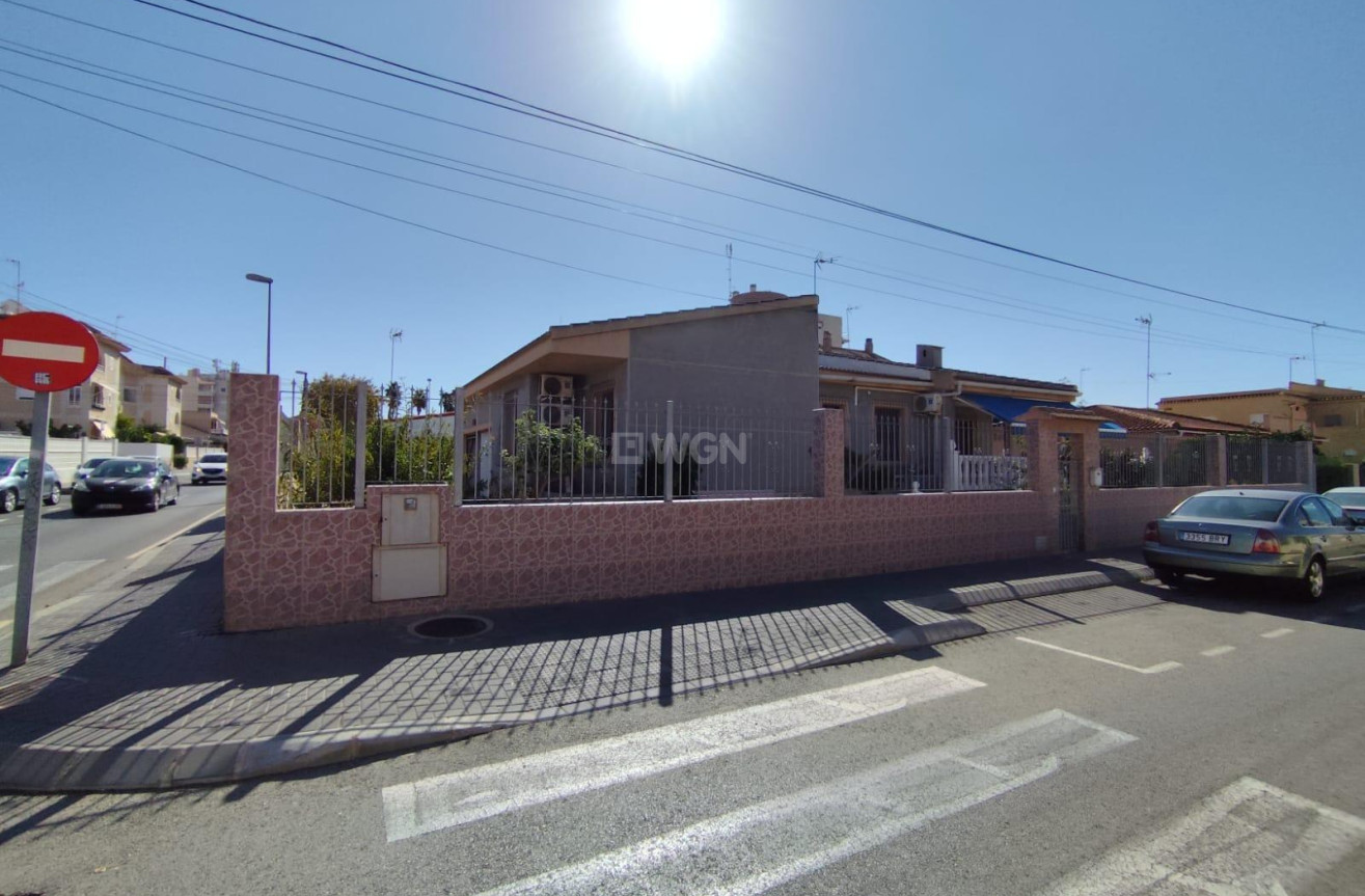 Resale - Villa - Torrevieja - Estacion De Autobuses