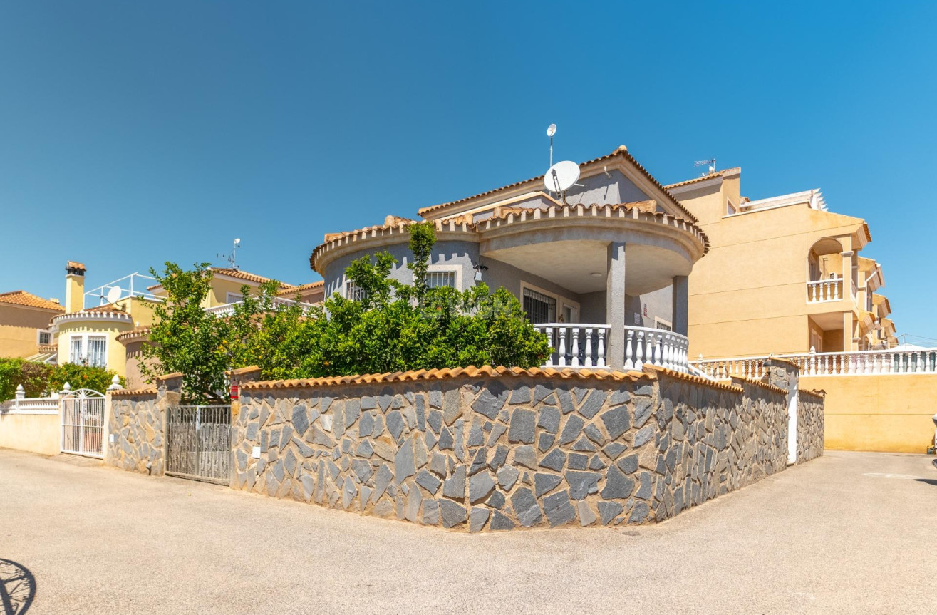 Odsprzedaż - Villa - Orihuela Costa - Playa Flamenca Norte