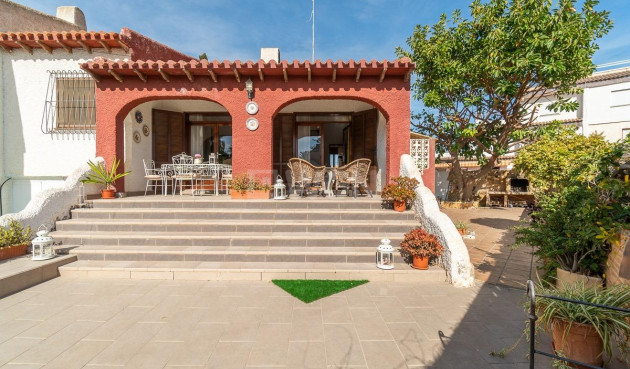 Odsprzedaż - Villa - Orihuela Costa - Punta Prima