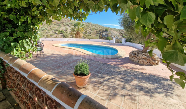 Reventa - Villa - Vinuela - Inland