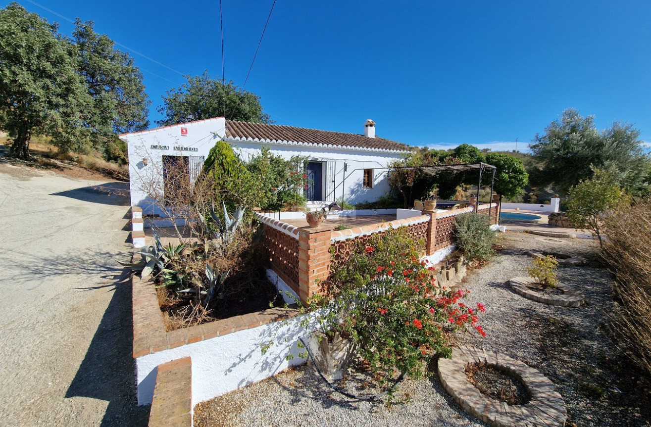 Reventa - Villa - Vinuela - Inland