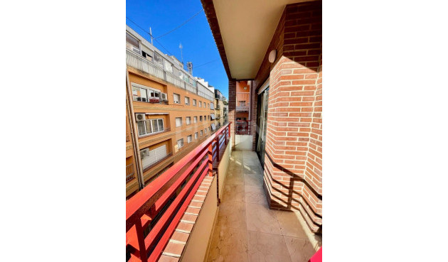 Reventa - Apartamento / piso - Benidorm - Centro