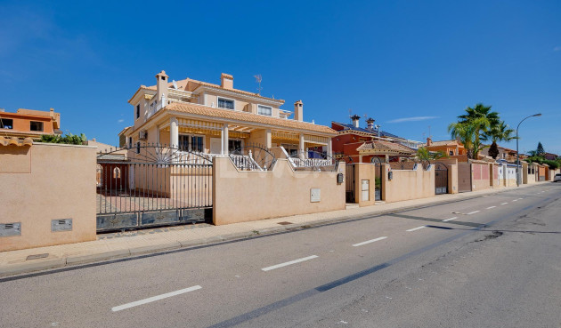 Odsprzedaż - Villa - Torrevieja - Costa Blanca