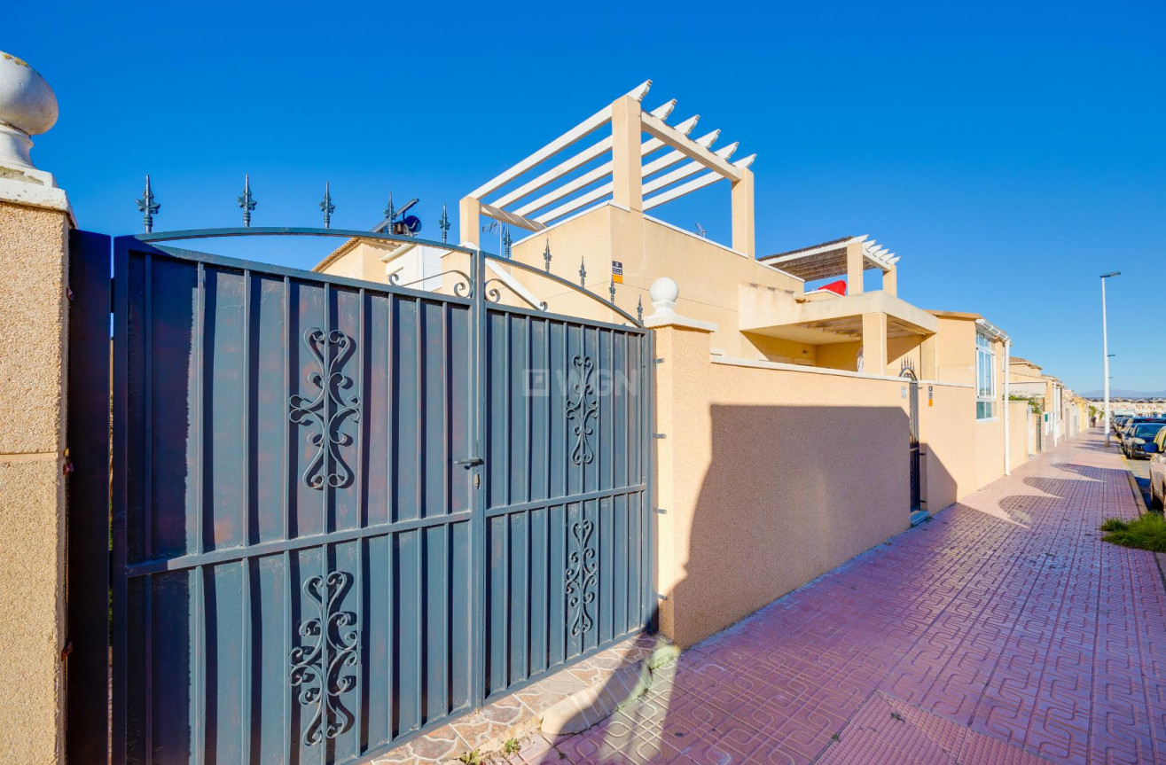 Resale - Villa - Torrevieja - Costa Blanca