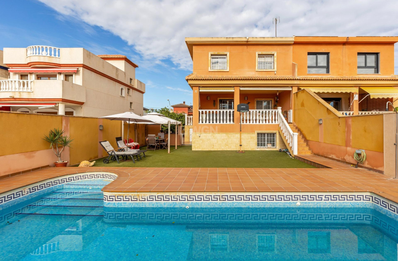 Resale - Semi Detached - Torrevieja - aguas nuevas