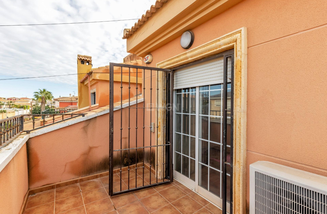 Resale - Semi Detached - Torrevieja - aguas nuevas